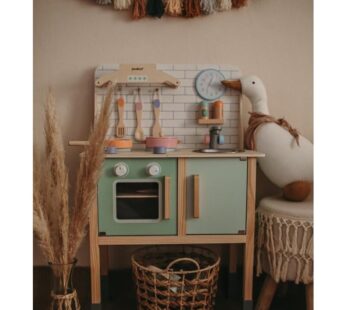 Bucatarie copii, Joueco, Din lemn certificat FSC, Cu accesorii, Reglabila pe inaltime, 86×56 cm, 3 ani+, Multicolor