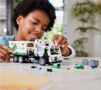 LEGO Technic – Camion de gunoi Mack LR Electric (42167) | LEGO