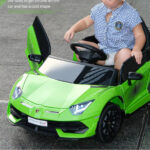 Masinuta electrica pentru copii Lamborghini Aventador cu licenta,telecomanda parinti 2.4G,motoare 2 x 38w,acumulator 12V4Ah,muzica,afisaj cu indicator nivel baterie,volum reglabil,usbmp3,povesti in limba engleza,eleron